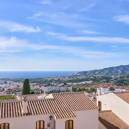 Casa Con Bellas Vistas Sobre La Bahia De * Nerja
