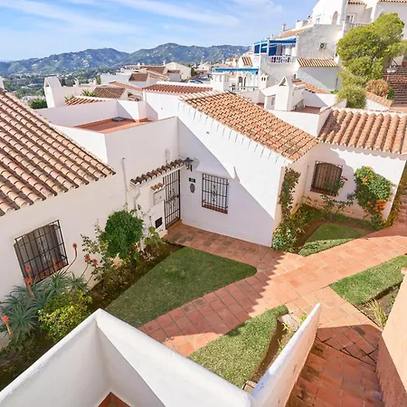 Casa Con Bellas Vistas Sobre La Bahia De *