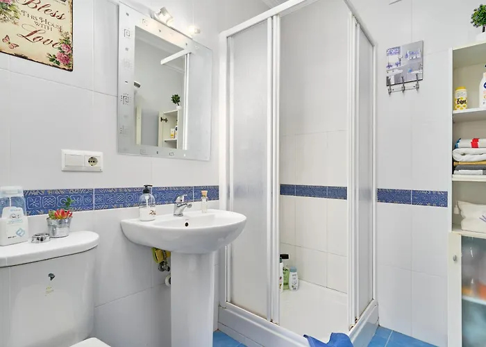 Casa Con Bellas Vistas Sobre La Bahia De Нерха