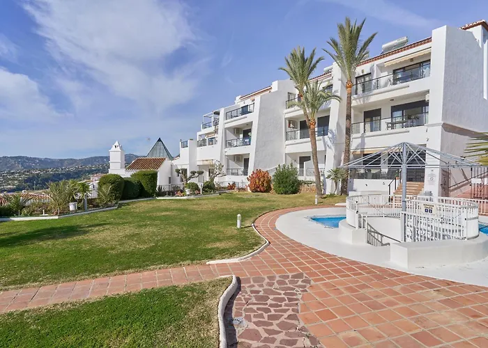 Casa Con Bellas Vistas Sobre La Bahia De Nerja