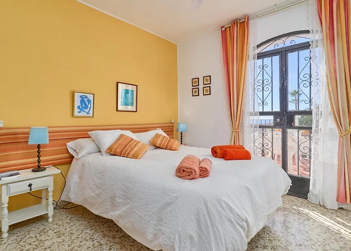 Casa Con Bellas Vistas Sobre La Bahia De Апартаменты Нерха