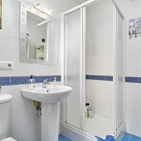 Casa Con Bellas Vistas Sobre La Bahia De Nerja